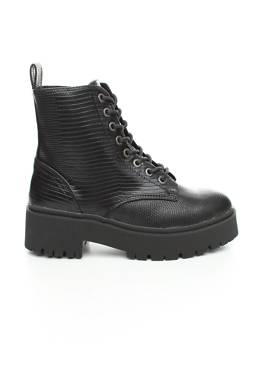 Γυναικεία μποτάκια Bullboxer1