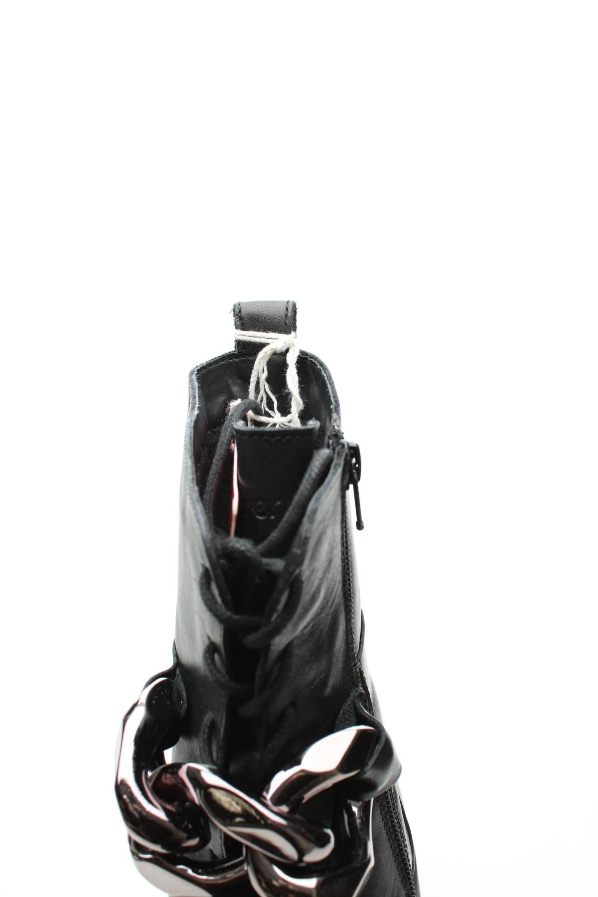 Дамски боти S.Oliver5