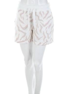 Дамски къс панталон Juvia1