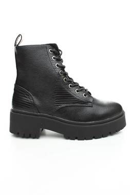 Γυναικεία μποτάκια Bullboxer1