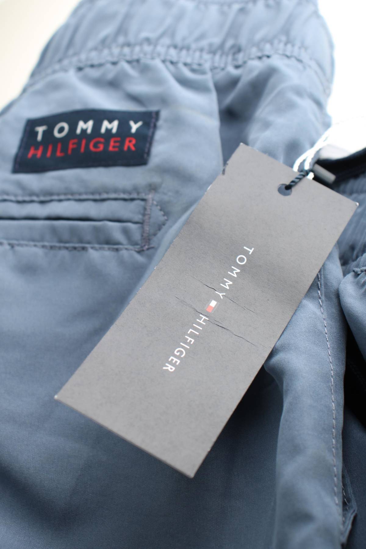Ανδρικές βερμούδες μαγιό Tommy Hilfiger3 - Contourshop.gr Ανδρικές βερμούδες μαγιό Tommy Hilfiger3