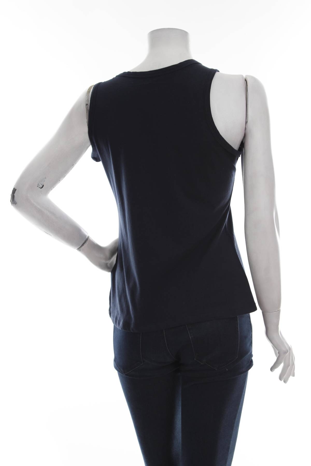 Γυναικείο αμάνικο Guess2