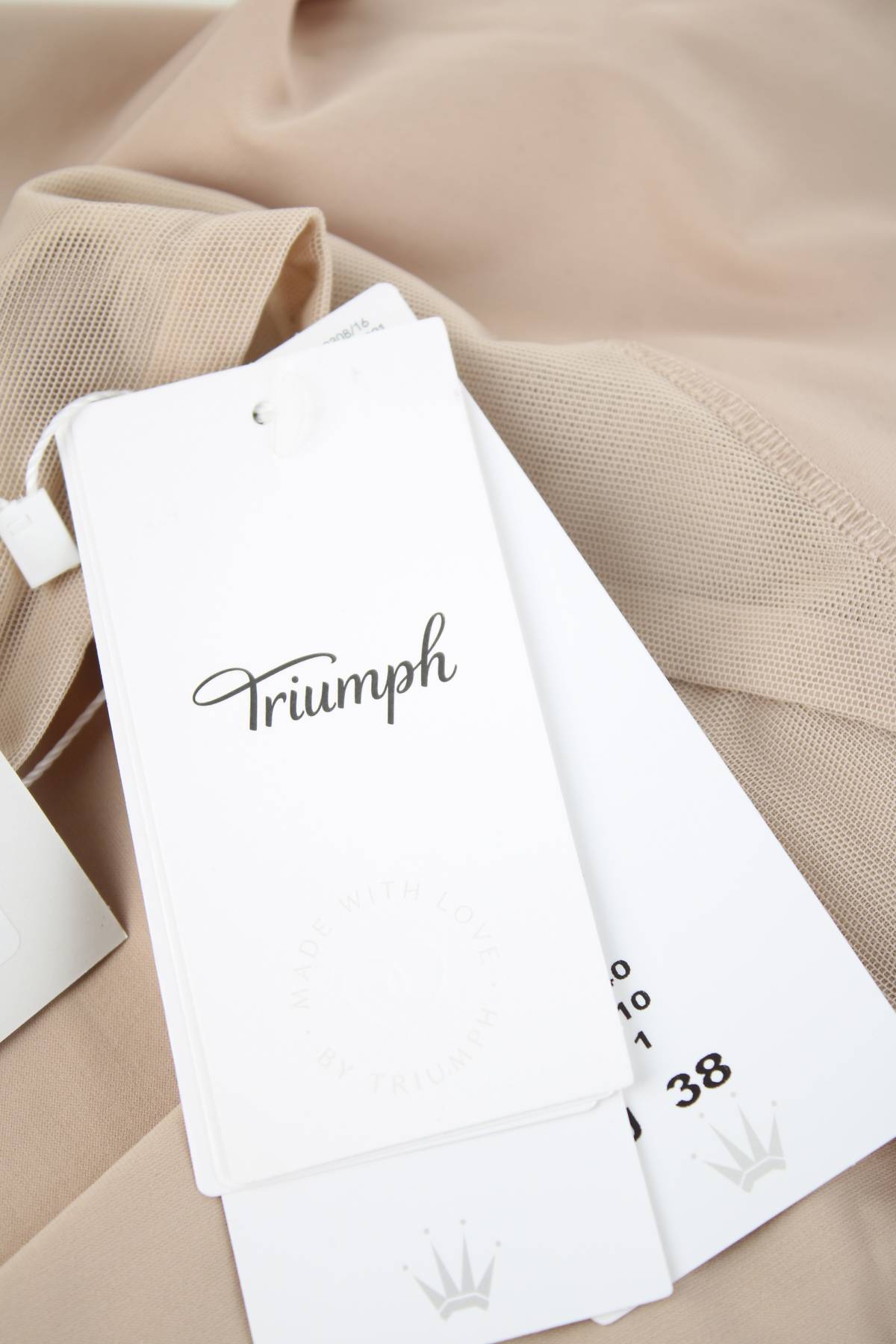 Стягащо бельо Triumph3