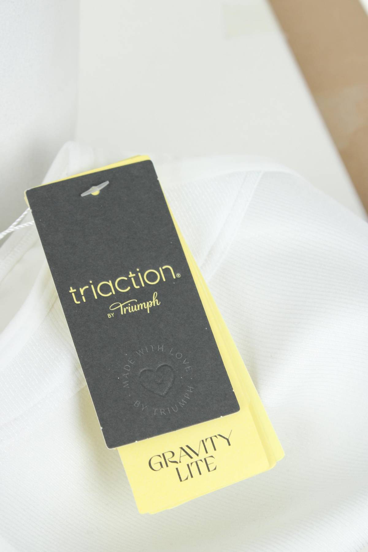 Спортен сутиен Triumph Triaction2