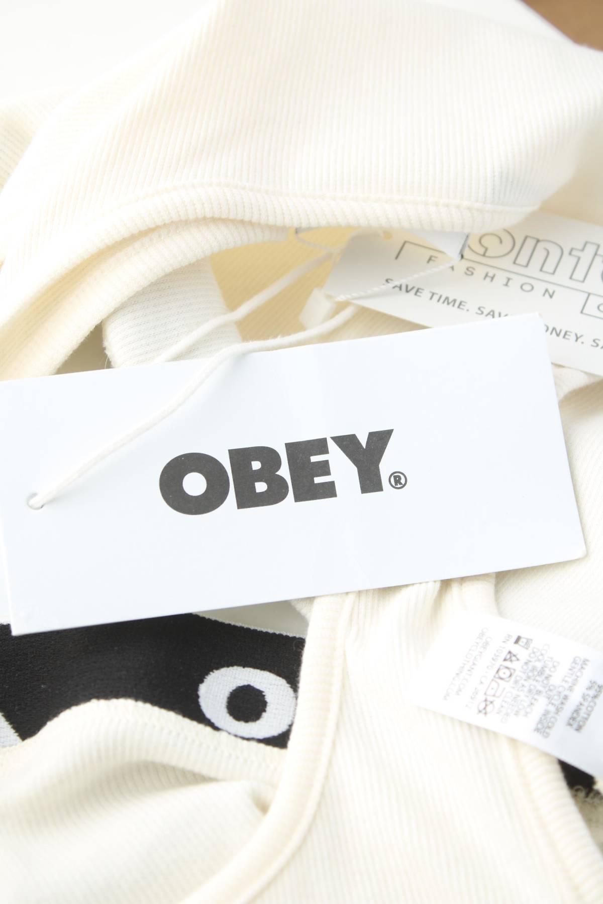 Γυναικείο αμάνικο Obey3