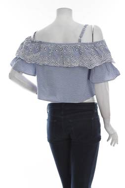Γυναικεία μπλούζα Guess2