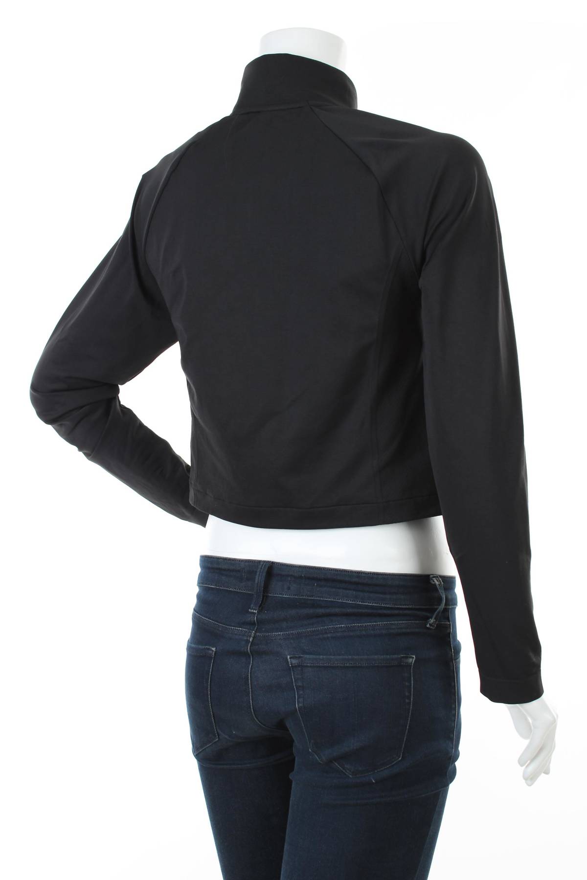 Дамска спортна блуза Under Armour2