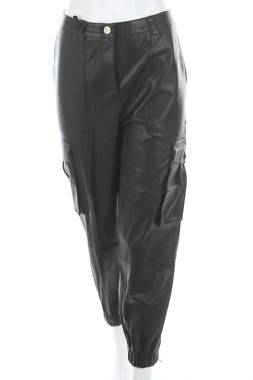 Дамски кожен панталон Pinko1