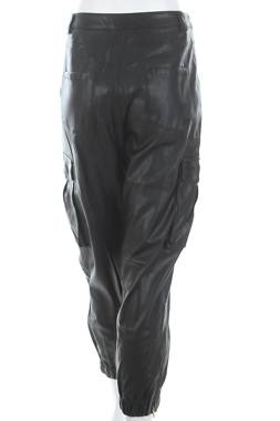 Дамски кожен панталон Pinko2