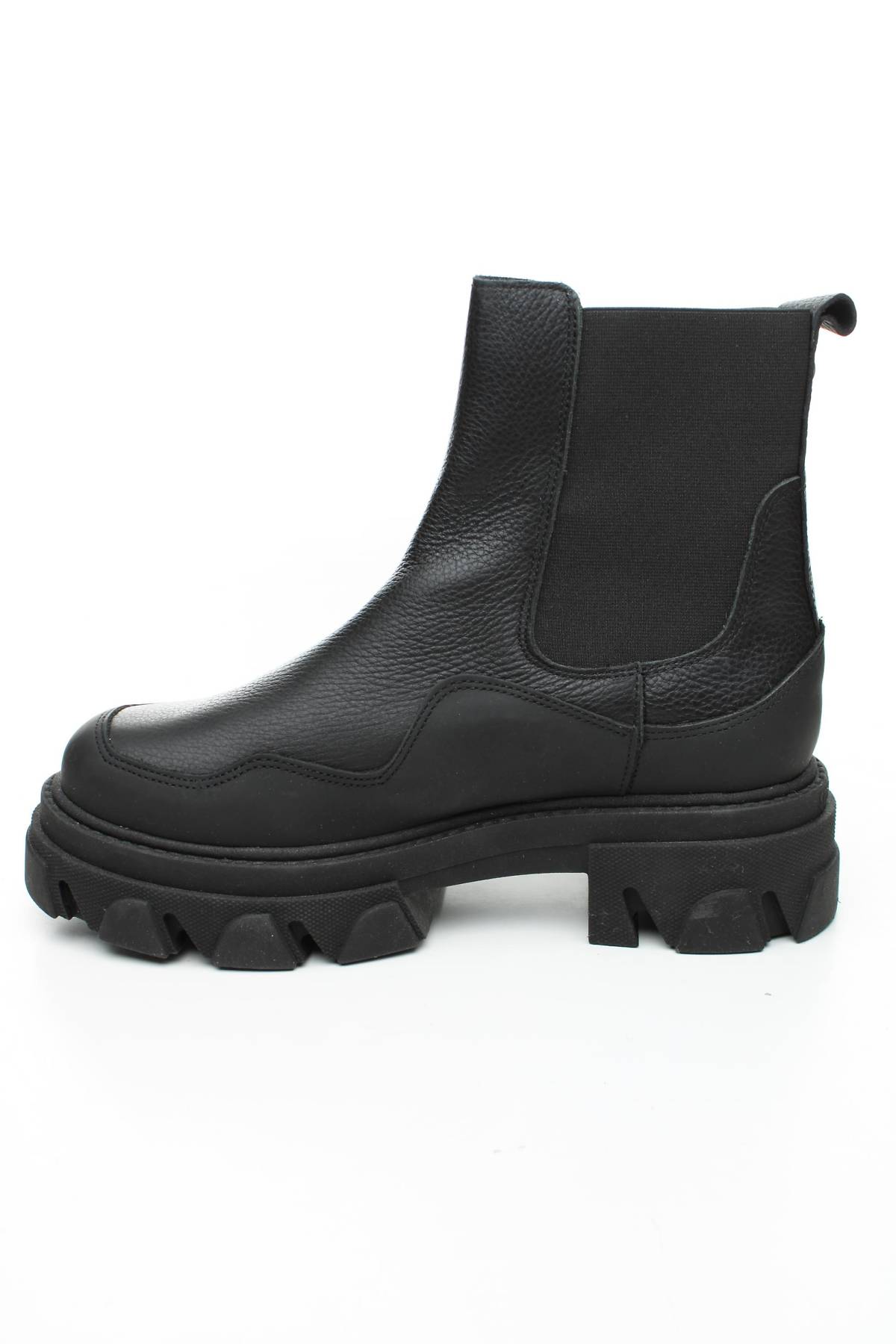 Γυναικεία μποτάκια Steve Madden2