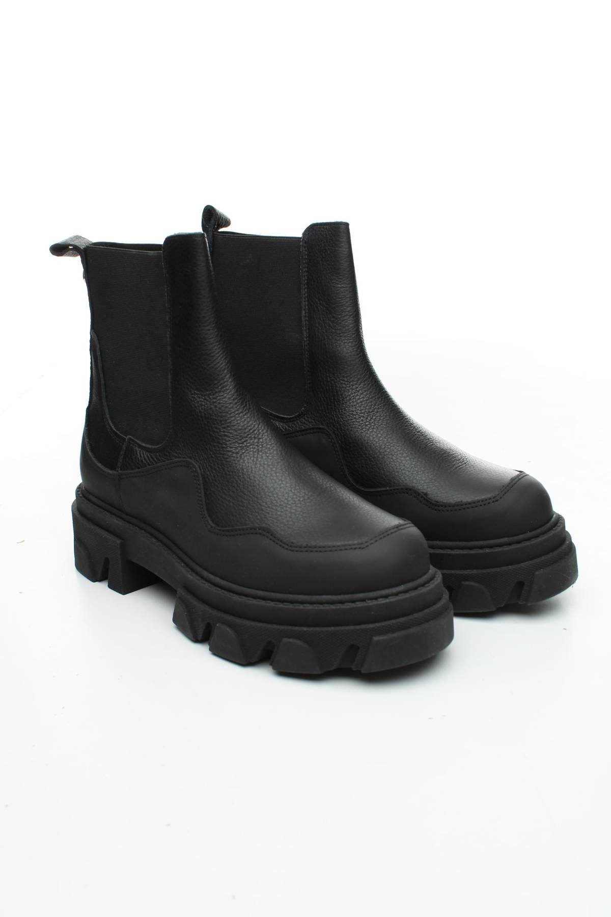 Γυναικεία μποτάκια Steve Madden3