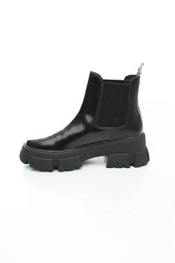 Дамски боти Steve Madden2