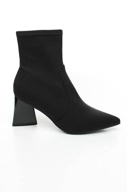 Дамски боти Steve Madden1