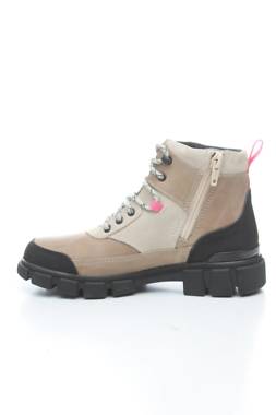 Παιδικά παπούτσια Clarks2