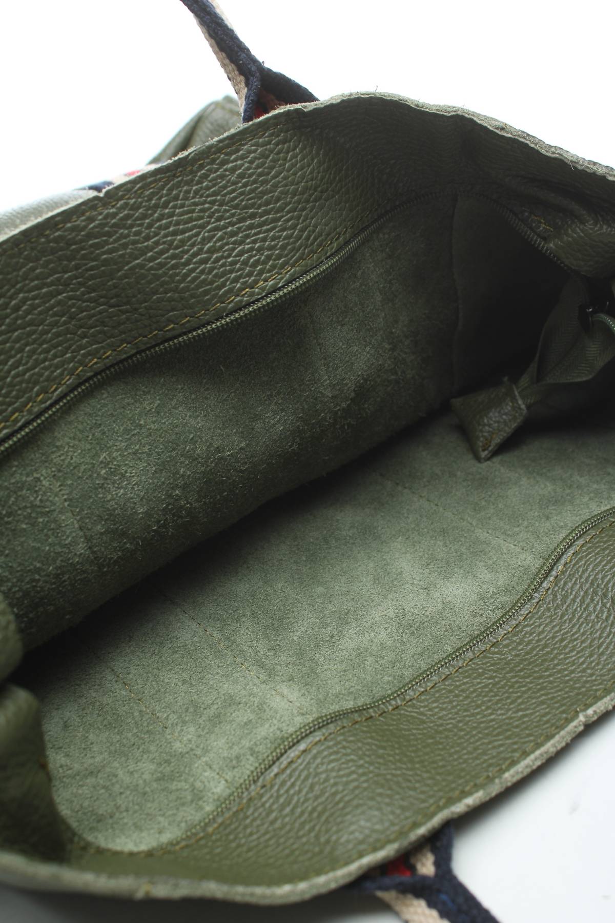 Дамска кожена чанта Charm2