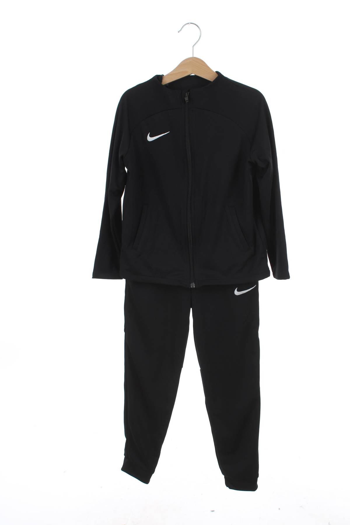 Спортен екип Nike1