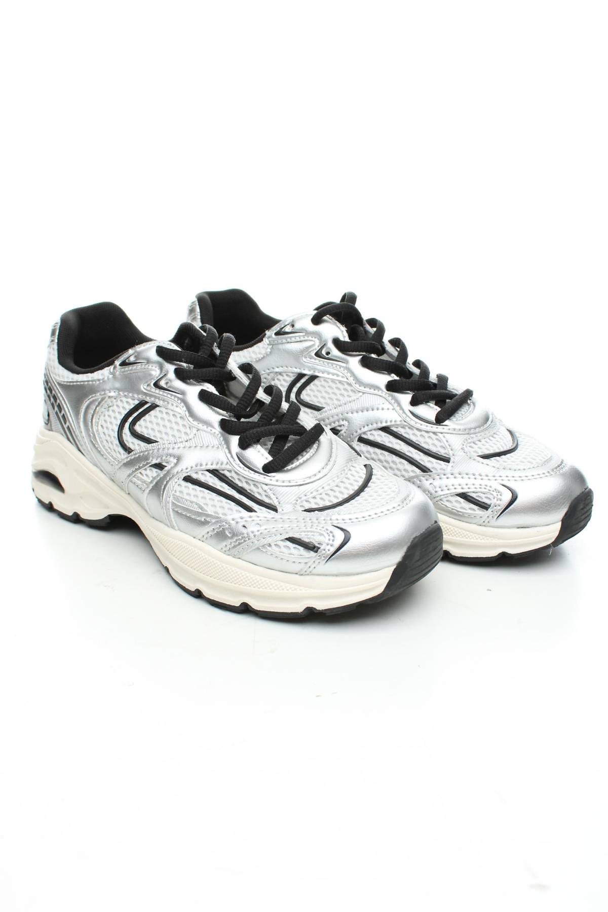 Маратонки Bershka3