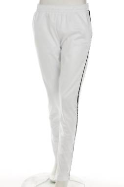 Дамско спортно долнище Kendall + Kylie1 - Contour.bg Дамско спортно долнище Kendall + Kylie1