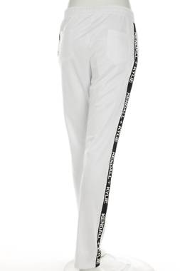 Дамско спортно долнище Kendall + Kylie2 - Contour.bg Дамско спортно долнище Kendall + Kylie2