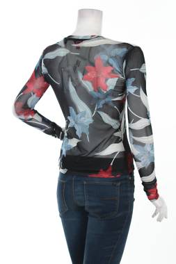 Γυναικεία μπλούζα Guess2