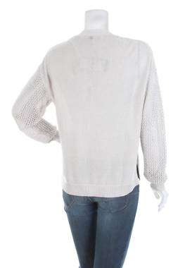 Γυναικείες ζακέτες Guess2