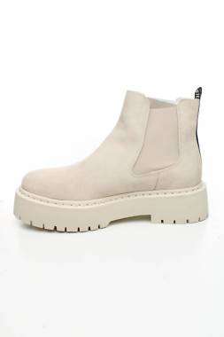 Γυναικεία μποτάκια Steve Madden2