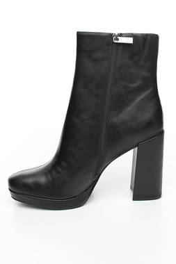 Дамски боти Steve Madden2