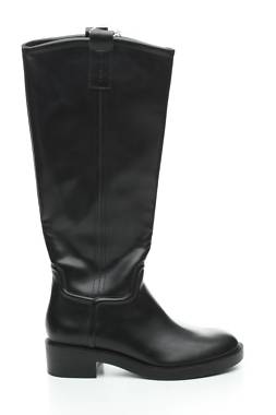 Γυναικείες μπότες Stradivarius1