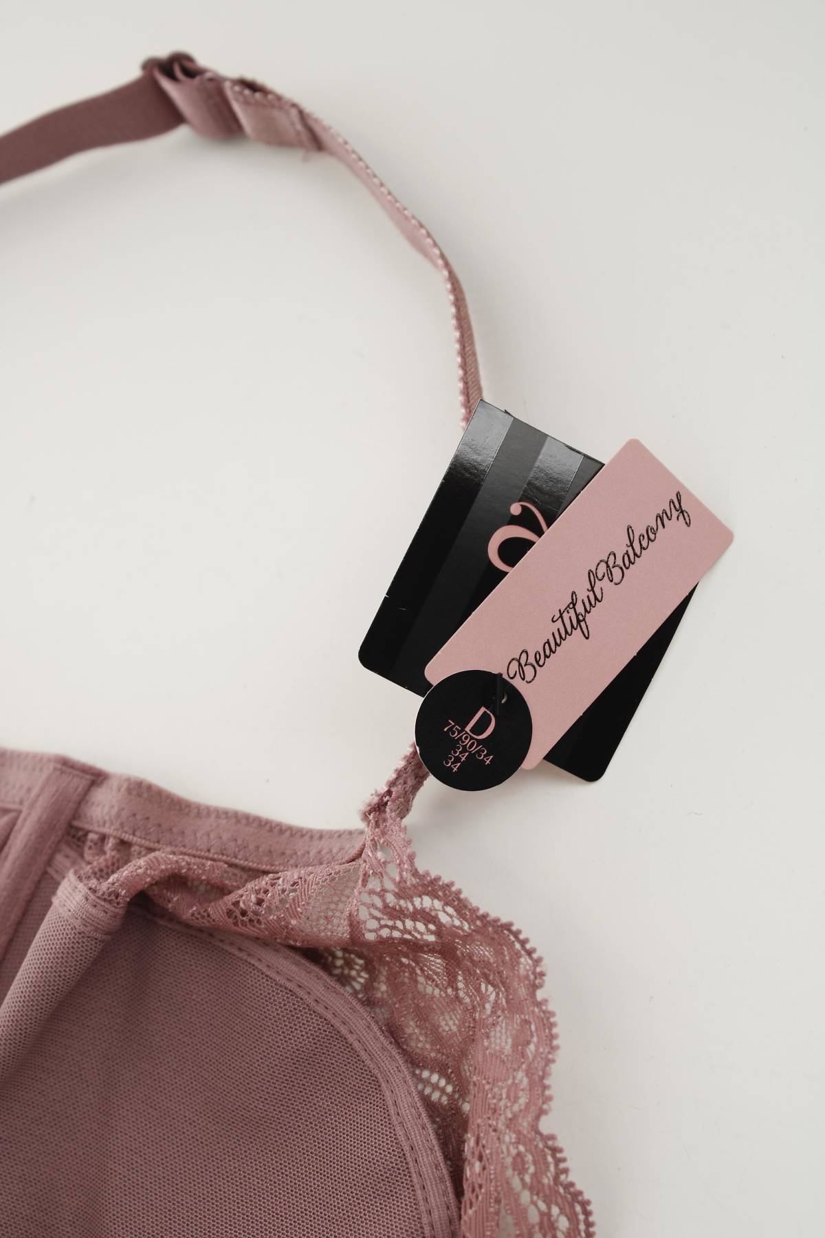 Сутиен Hunkemoller3