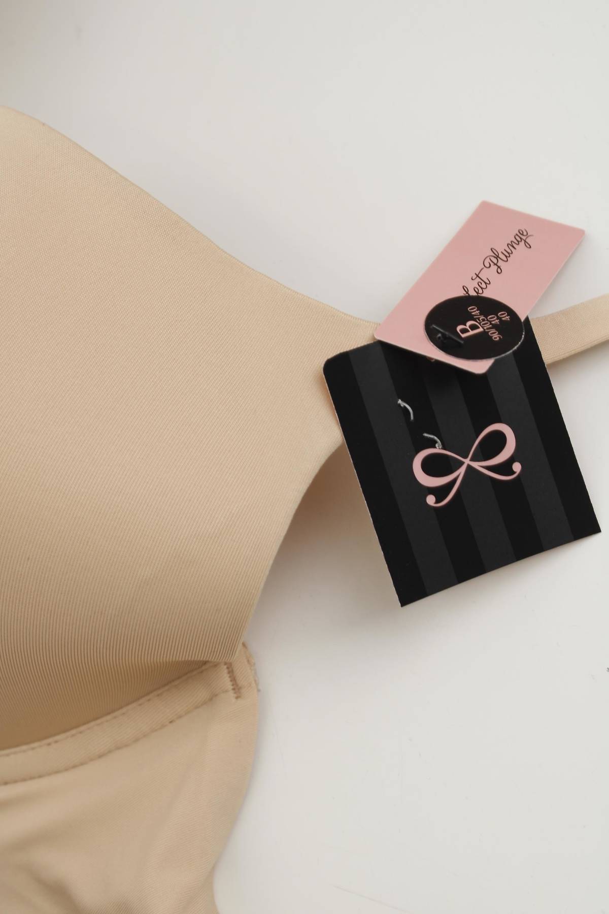 Сутиен Hunkemoller3 - Contour.bg Сутиен Hunkemoller3