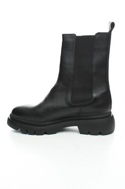 Дамски боти Inuovo2