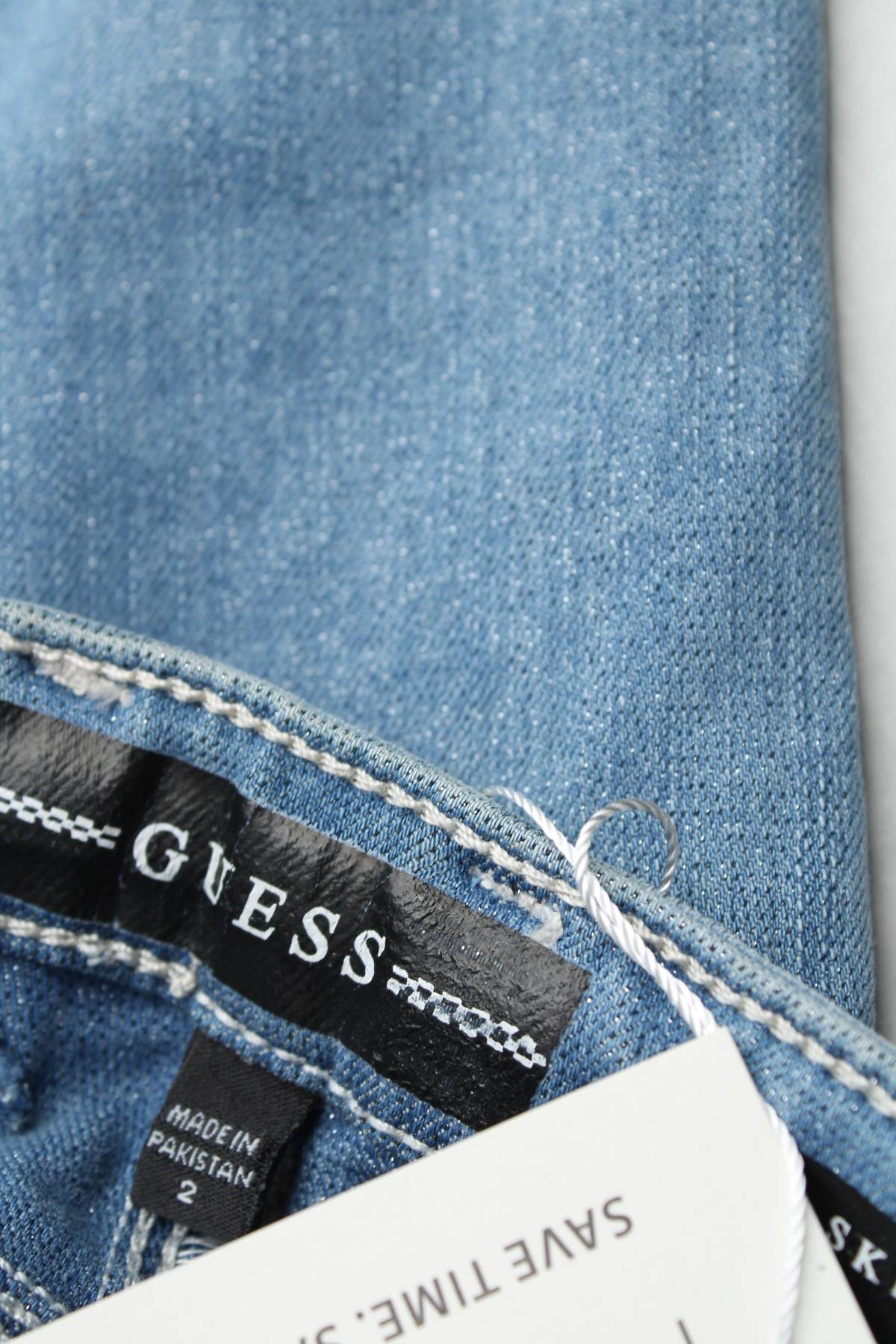 Детски дънки Guess3