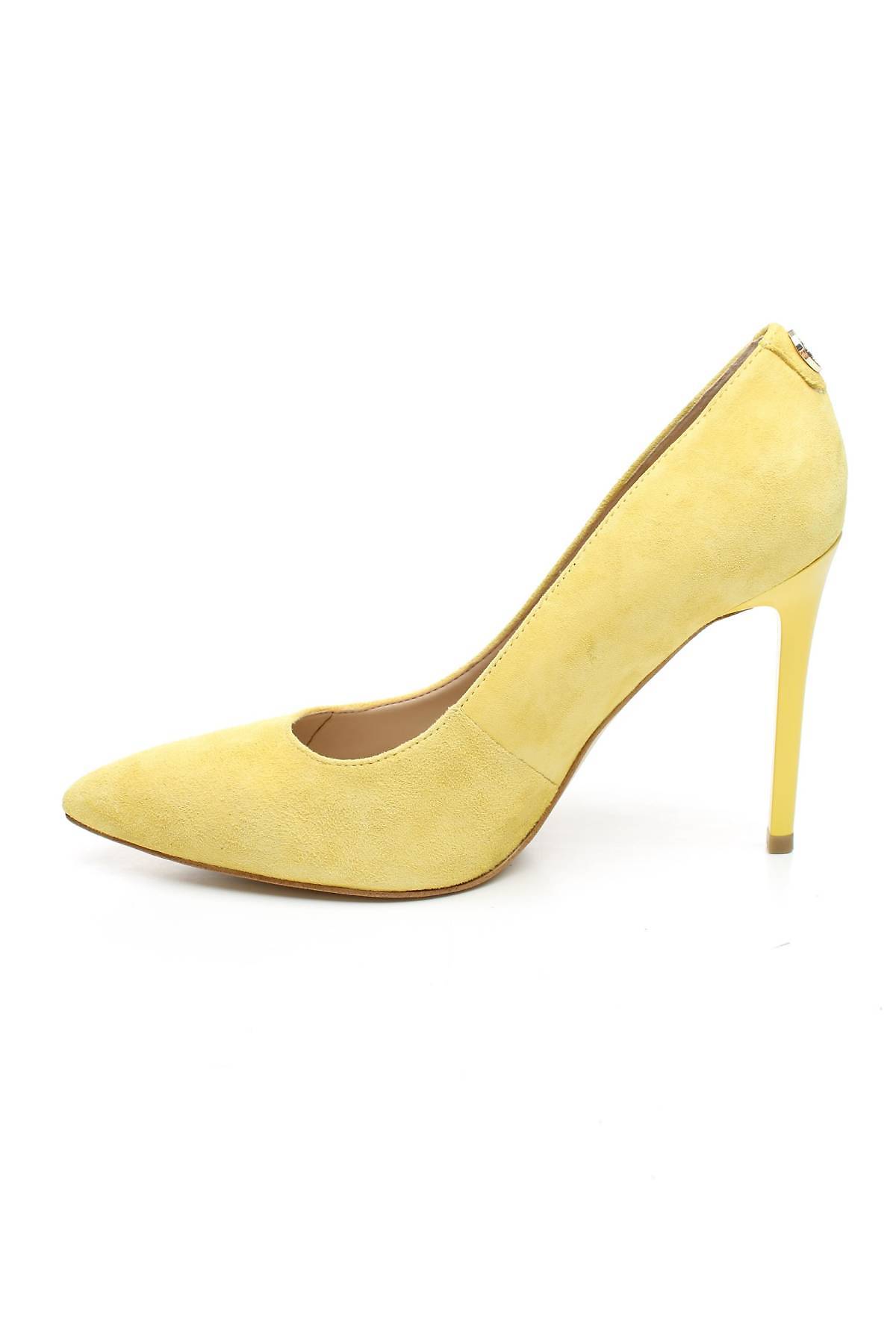 Γυναικεία παπούτσια Guess2 - Contourshop.gr Γυναικεία παπούτσια Guess2