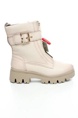 Дамски боти Tamaris1