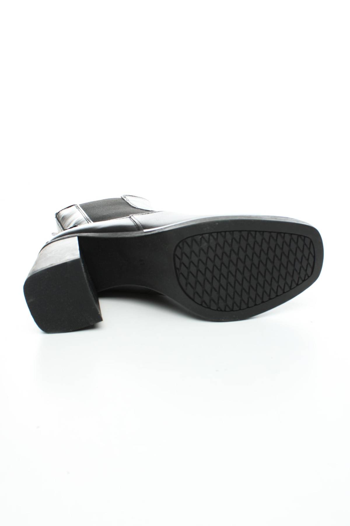 Γυναικεία μποτάκια Marco Tozzi4