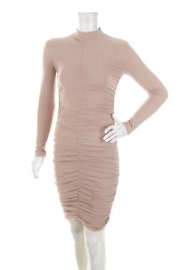Рокля Boohoo1