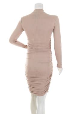Рокля Boohoo2