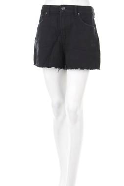 Дамски къси дънки Boohoo1 - Contour.bg Дамски къси дънки Boohoo1