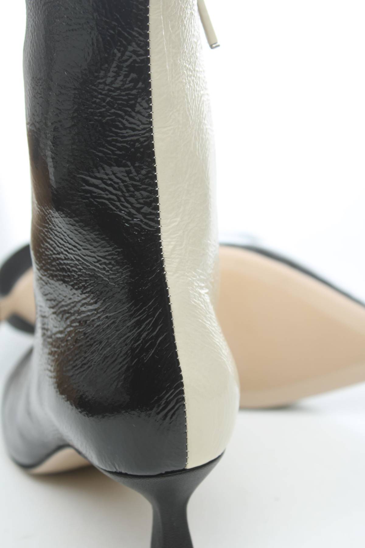 Γυναικεία μποτάκια Lola Cruz5