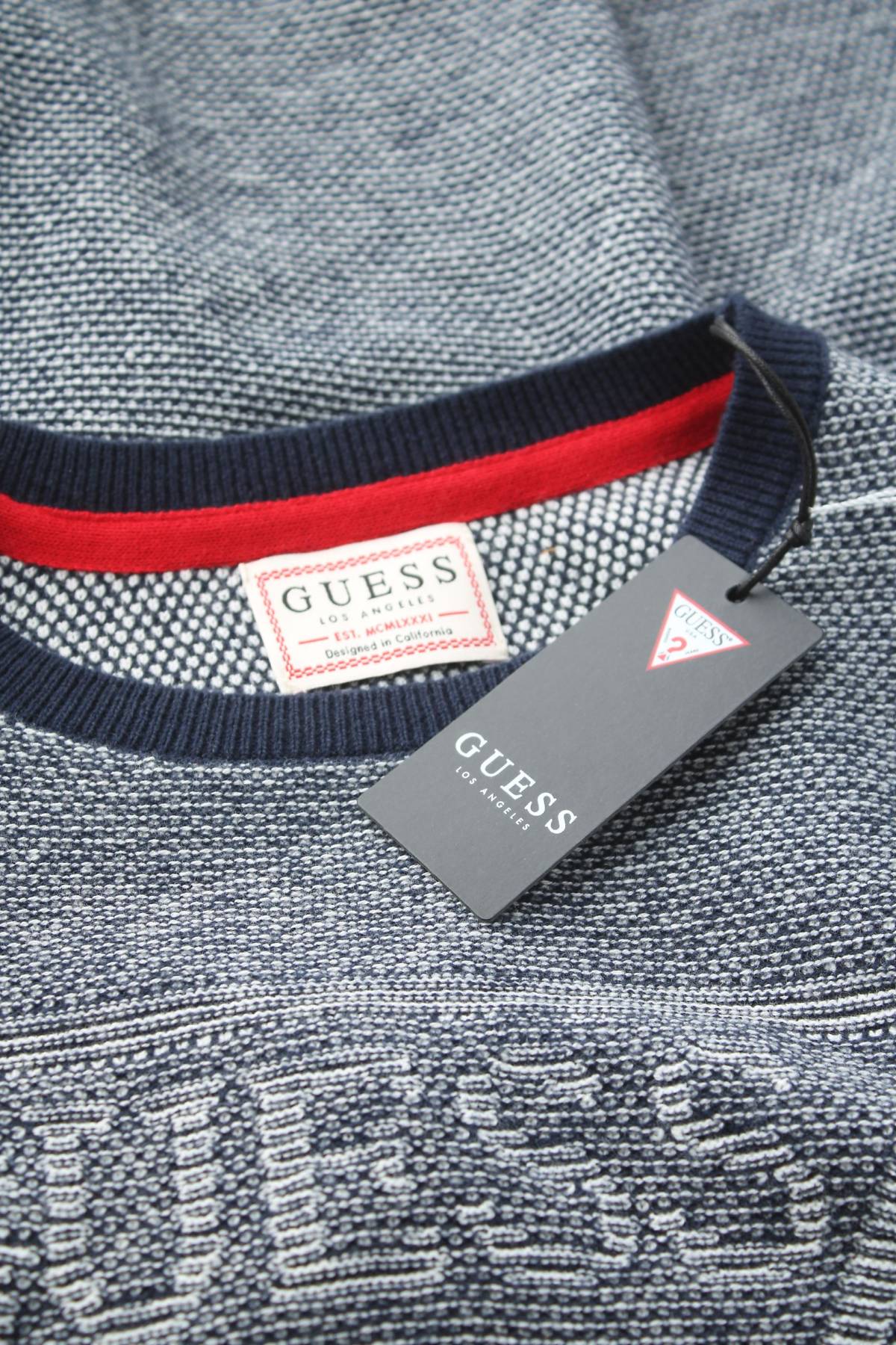 Мъжки пуловер Guess3 - Contour.bg Мъжки пуловер Guess3