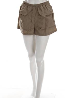 Дамски къс панталон Boohoo1