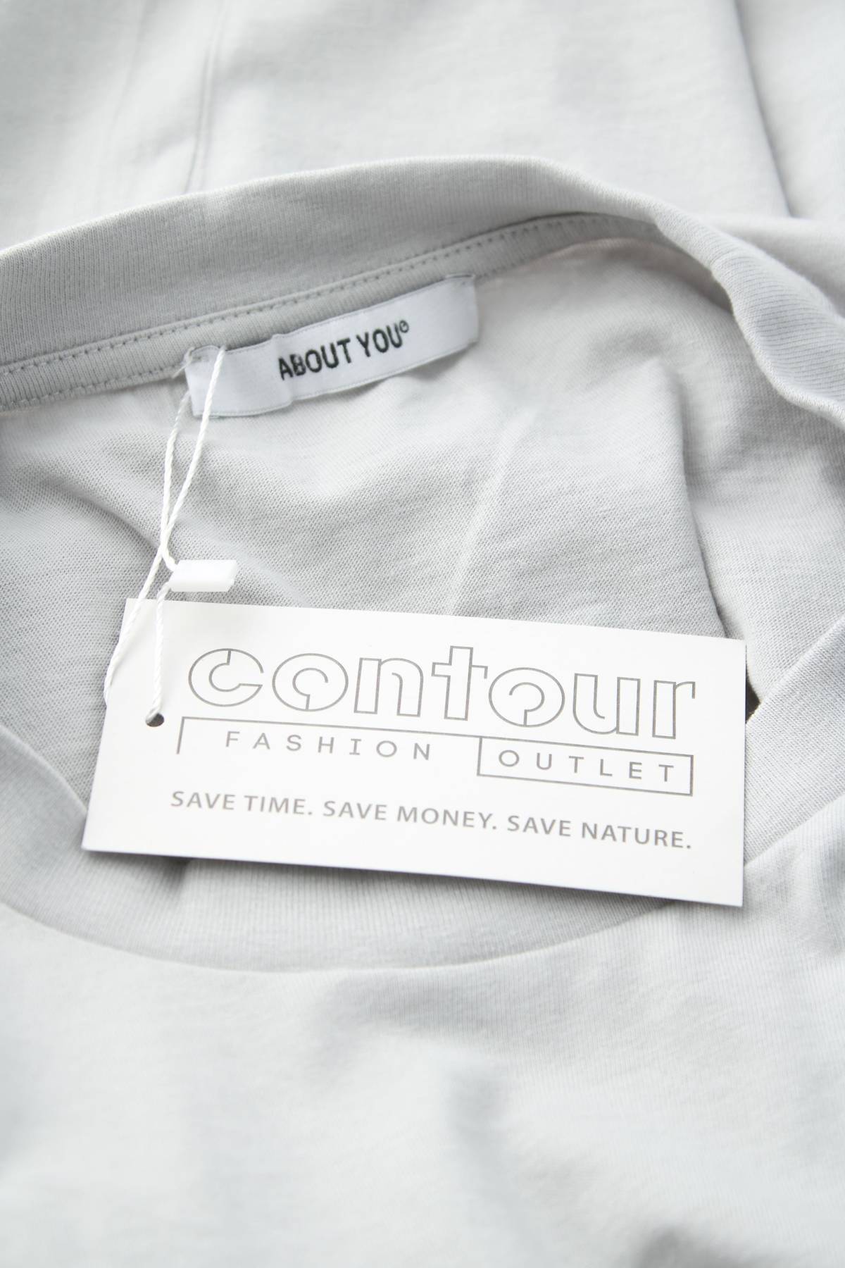 Дамска тениска About You3