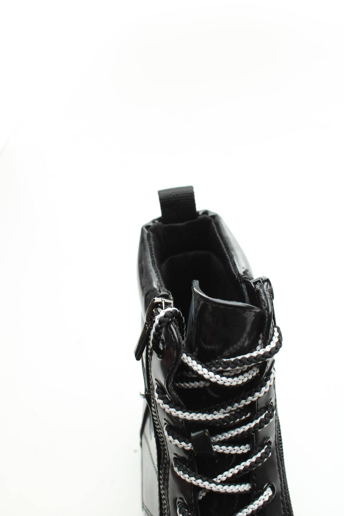 Γυναικεία μποτάκια Steve Madden5