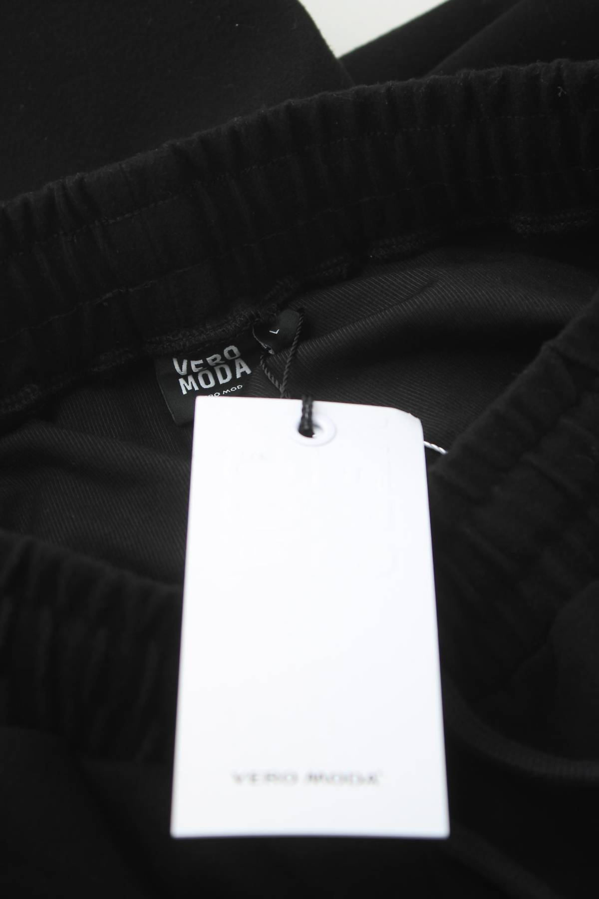 Γυναικείο παντελόνι Vero Moda3