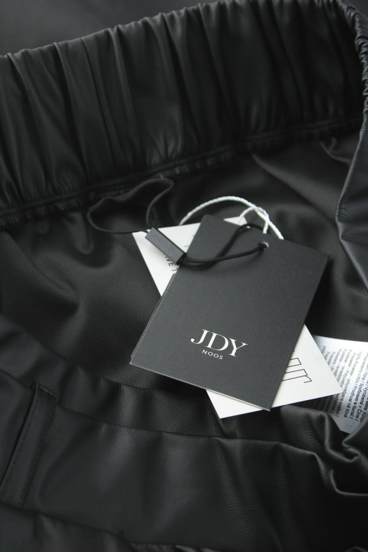 Γυναικείο δερμάτινο παντελόνι Jdy3