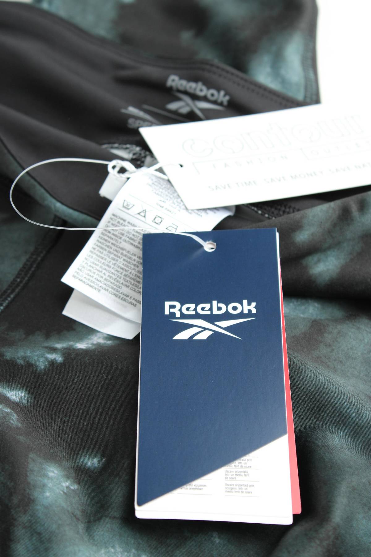 Дамски спортен клин Reebok3