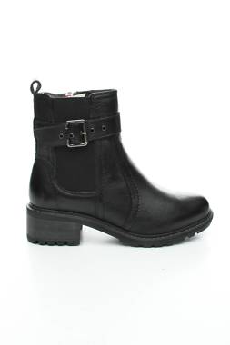 Дамски боти Tamaris1