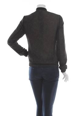 Дамско яке Guess2