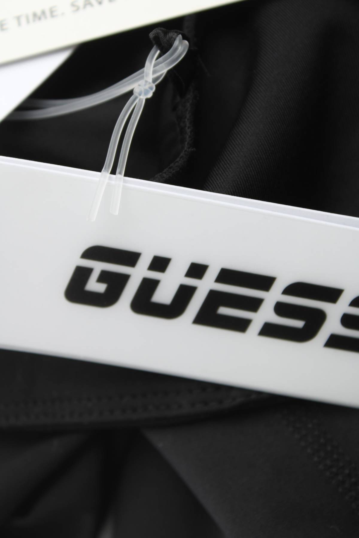 Дамски спортен клин Guess3