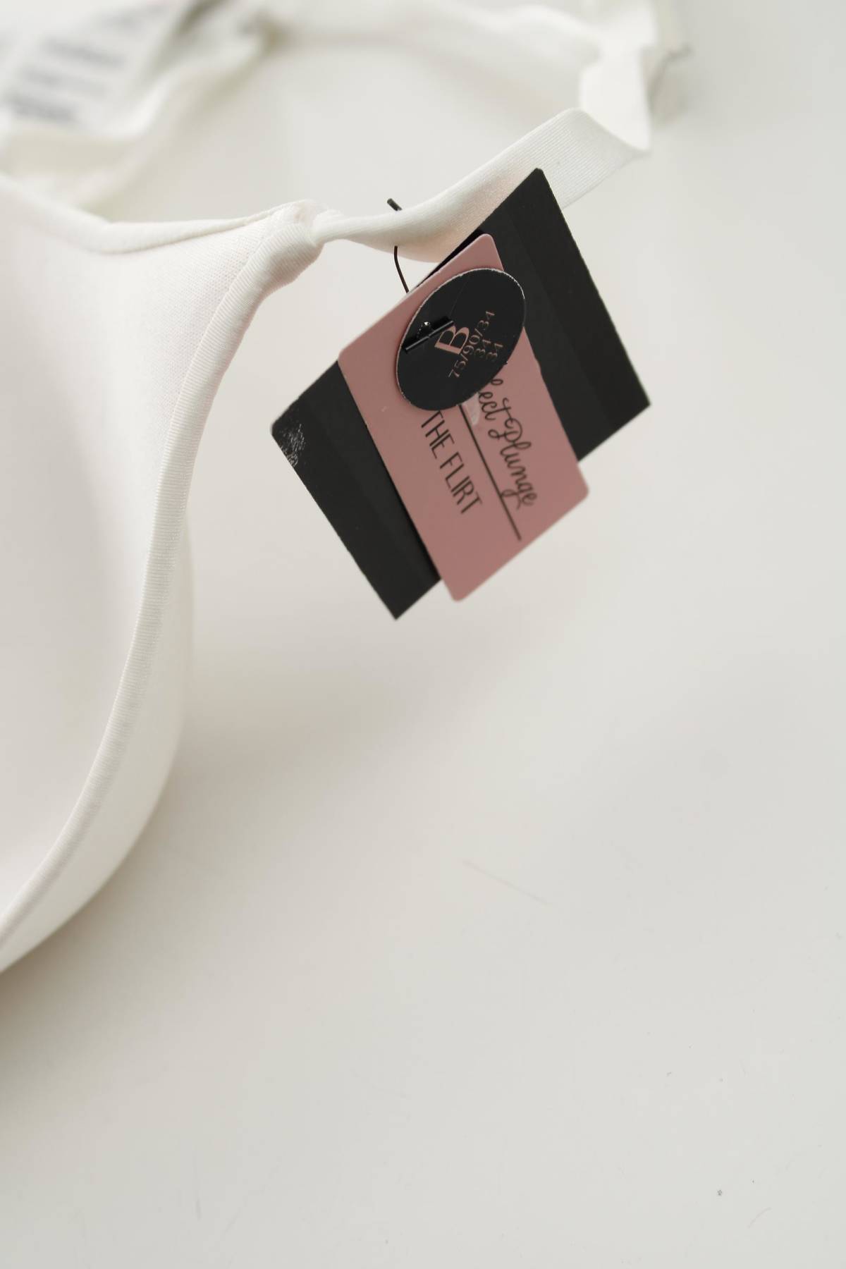 Сутиен Hunkemoller3 - Contour.bg Сутиен Hunkemoller3